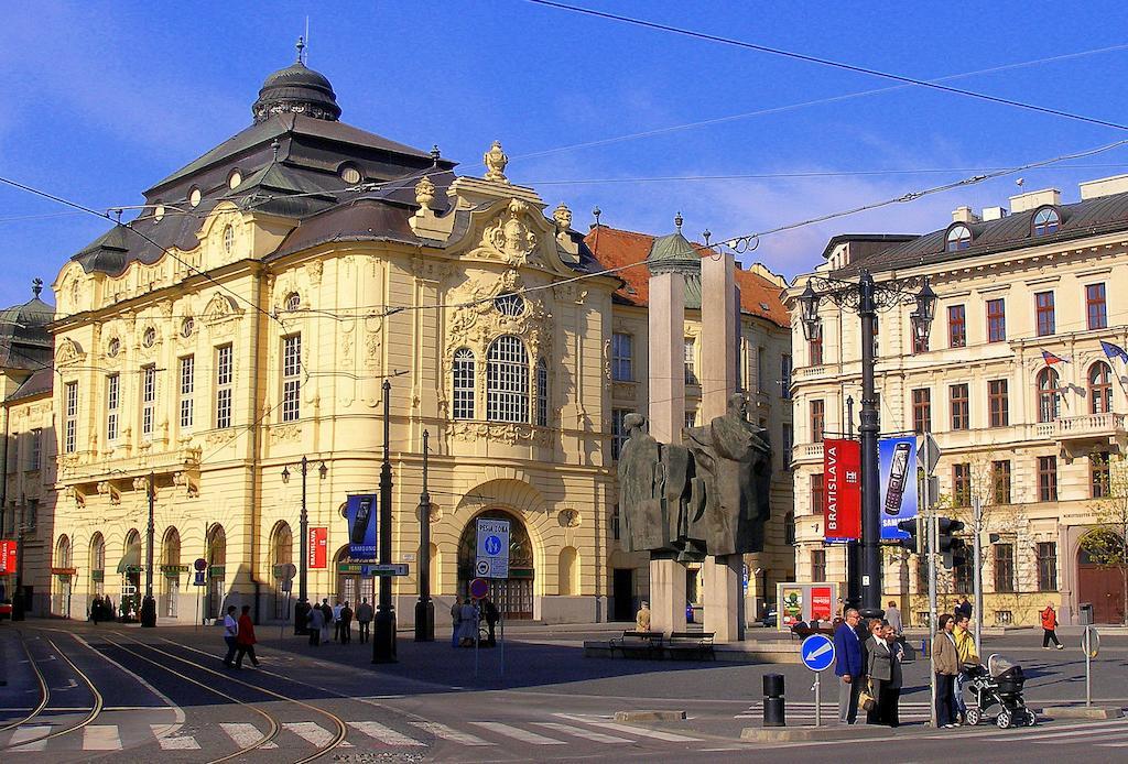 Lion Apartments Medena, Big Size, High Ceilings Bratislava Exterior photo