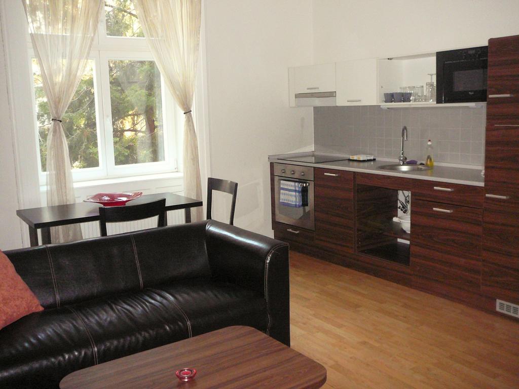 Lion Apartments Medena, Big Size, High Ceilings Bratislava Exterior photo