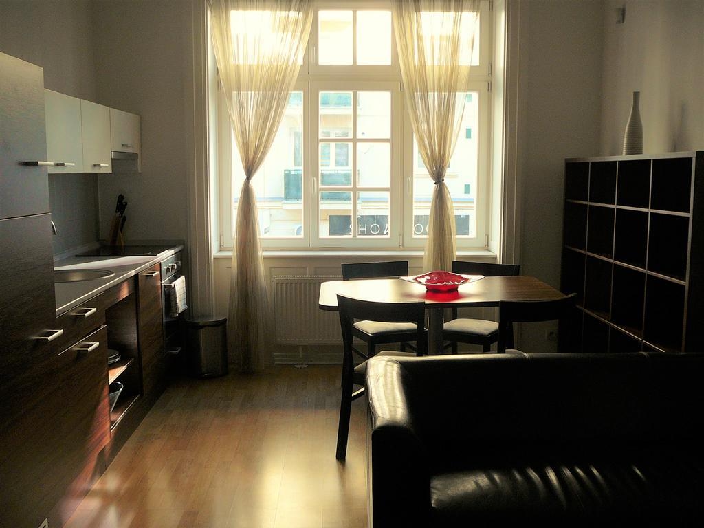 Lion Apartments Medena, Big Size, High Ceilings Bratislava Exterior photo