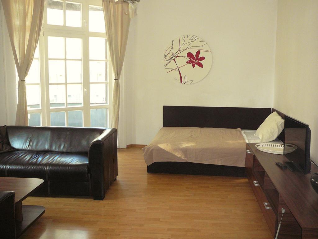 Lion Apartments Medena, Big Size, High Ceilings Bratislava Exterior photo