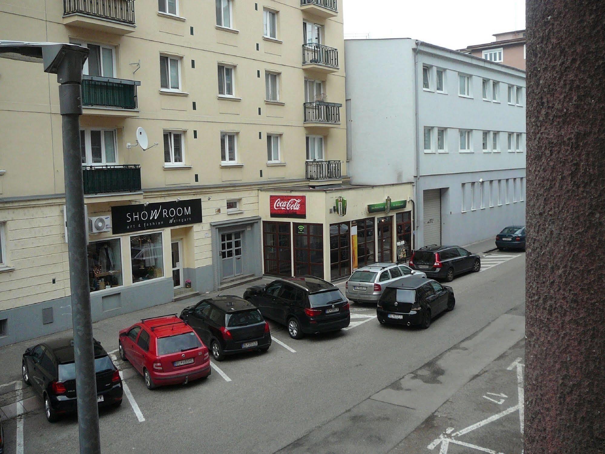 Lion Apartments Medena, Big Size, High Ceilings Bratislava Exterior photo