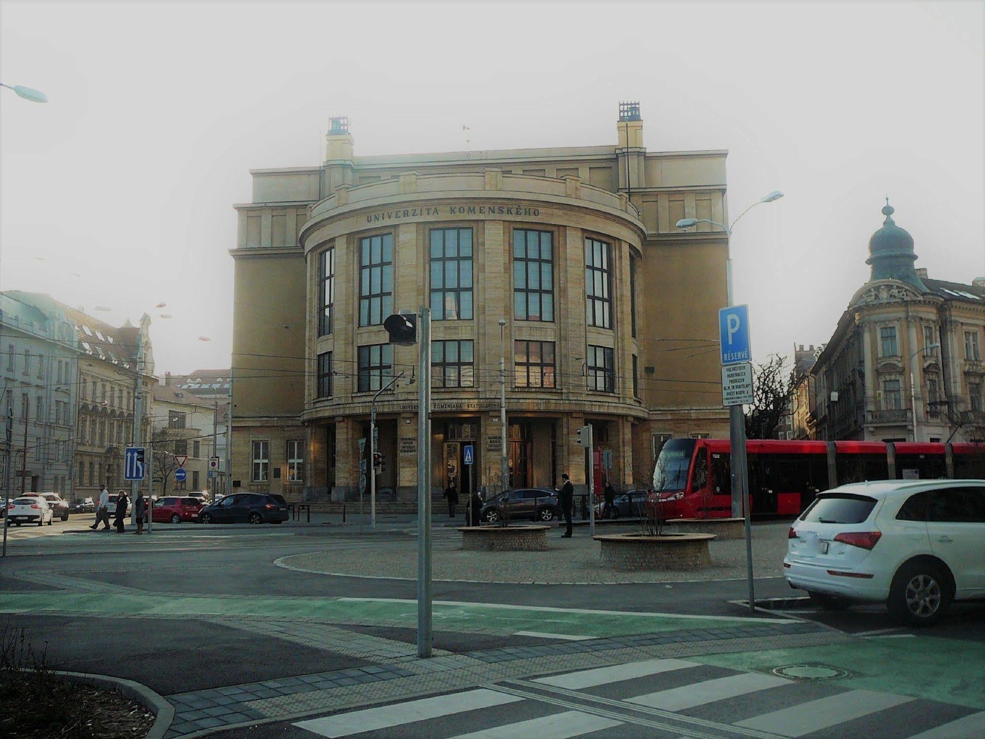 Lion Apartments Medena, Big Size, High Ceilings Bratislava Exterior photo