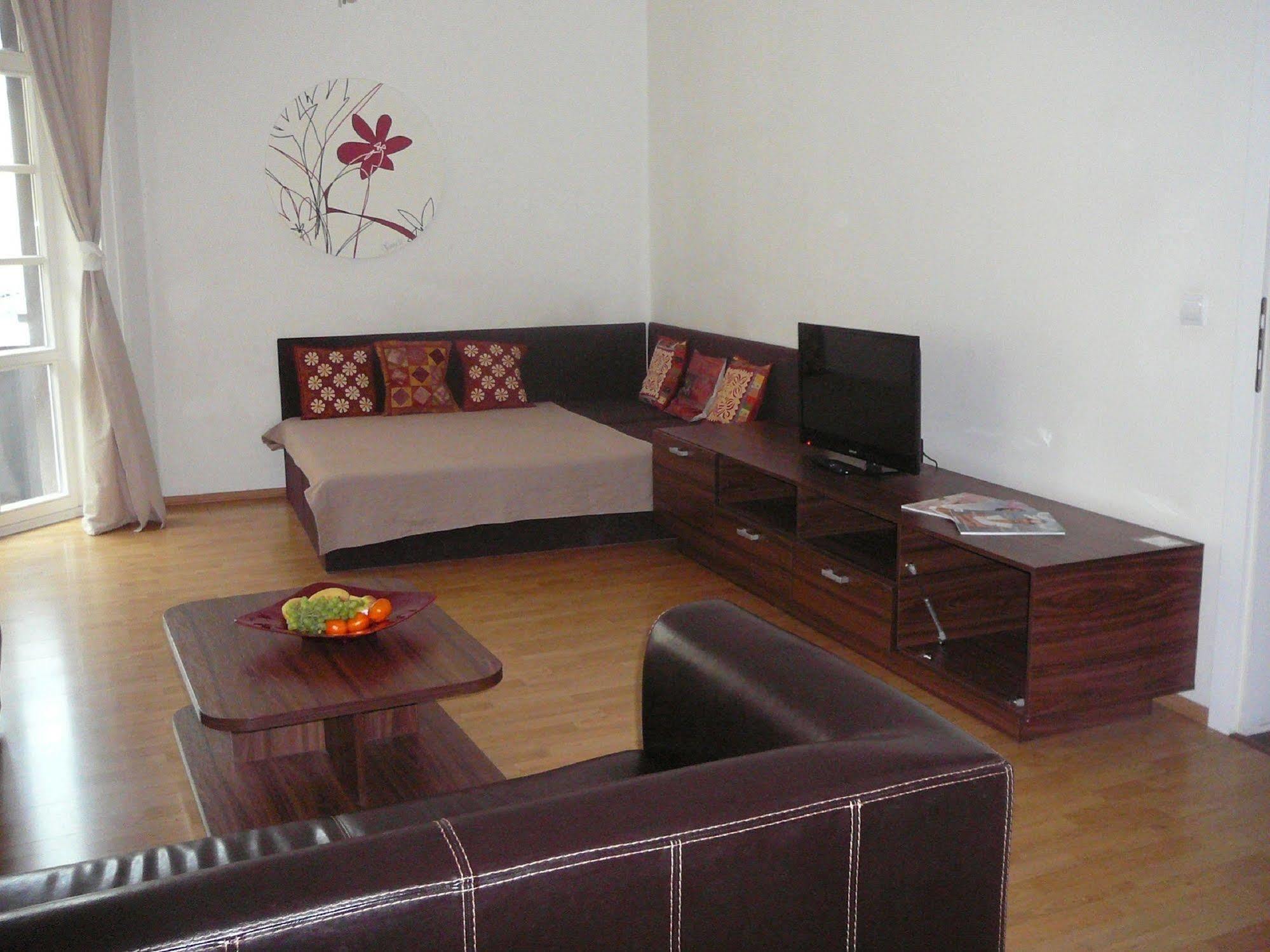 Lion Apartments Medena, Big Size, High Ceilings Bratislava Exterior photo